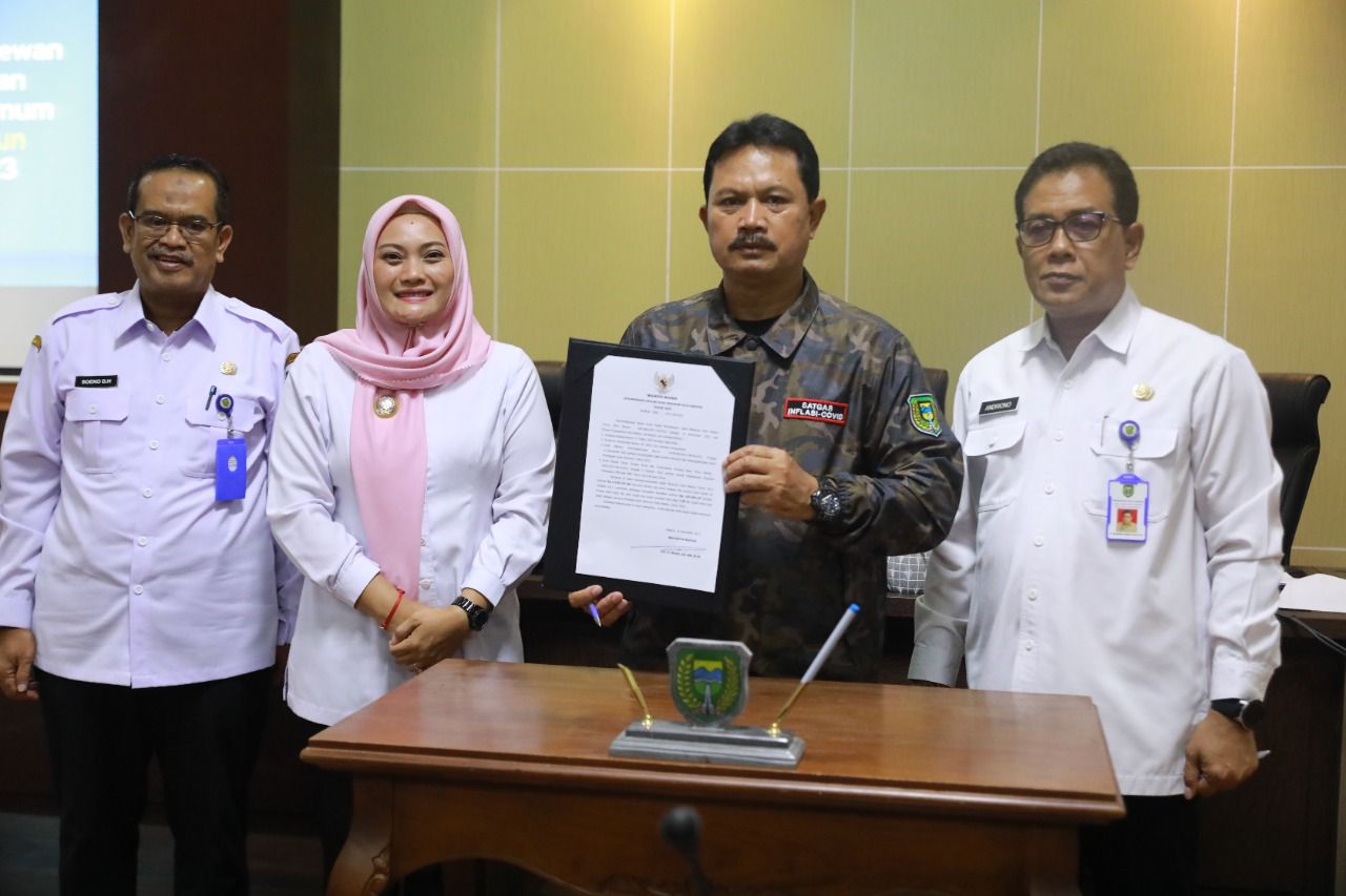 Wali Kota Teken Usulan Kenaikan UMK Kota Madiun 2023