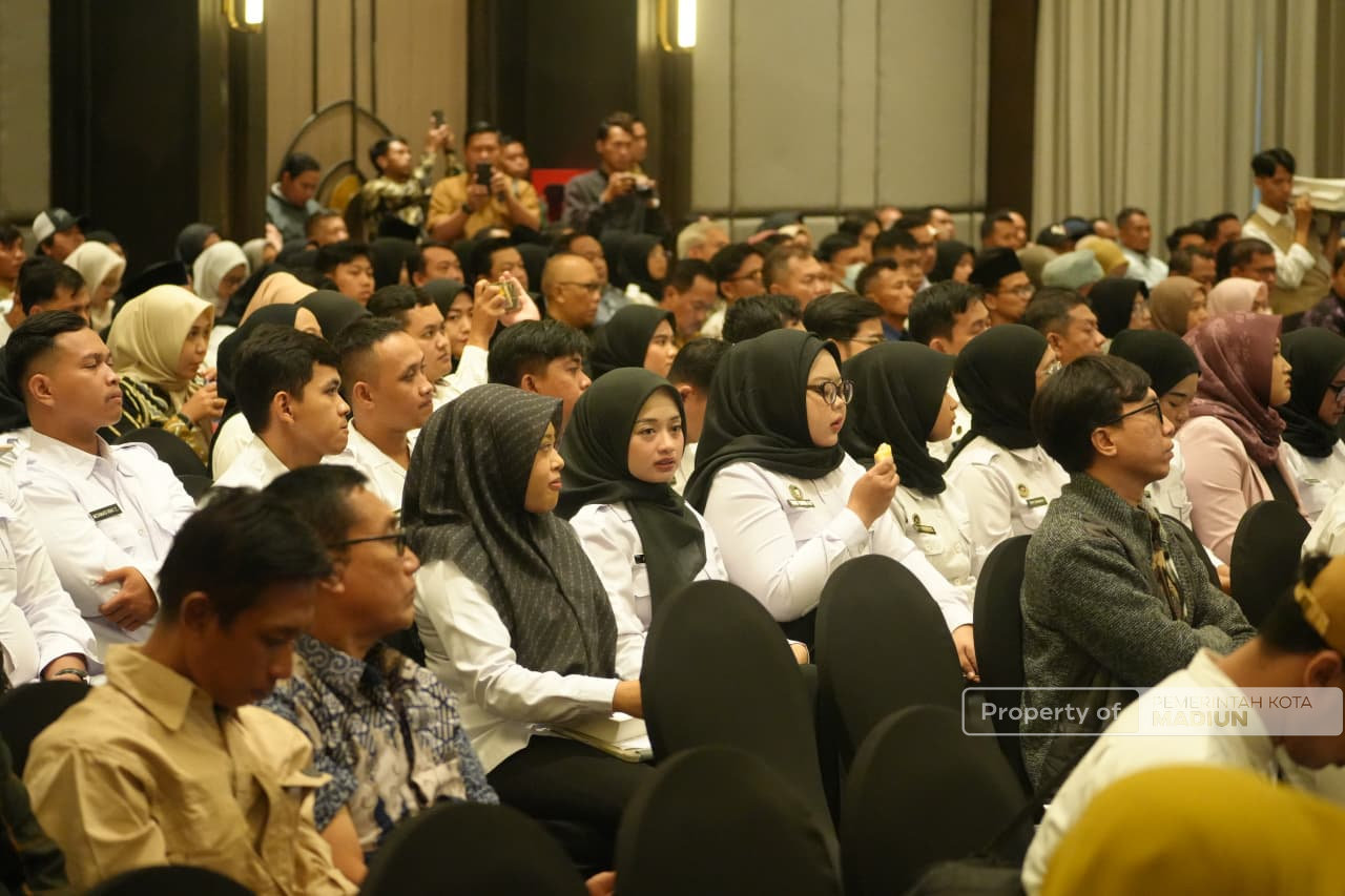 Hadiri Sosialisasi dan Penguatan Tata Kelola MBG, Plt Wali Kota Madiun Tegaskan Komitmen pelaksanaan Program MBG demi Generasi Emas 2045
