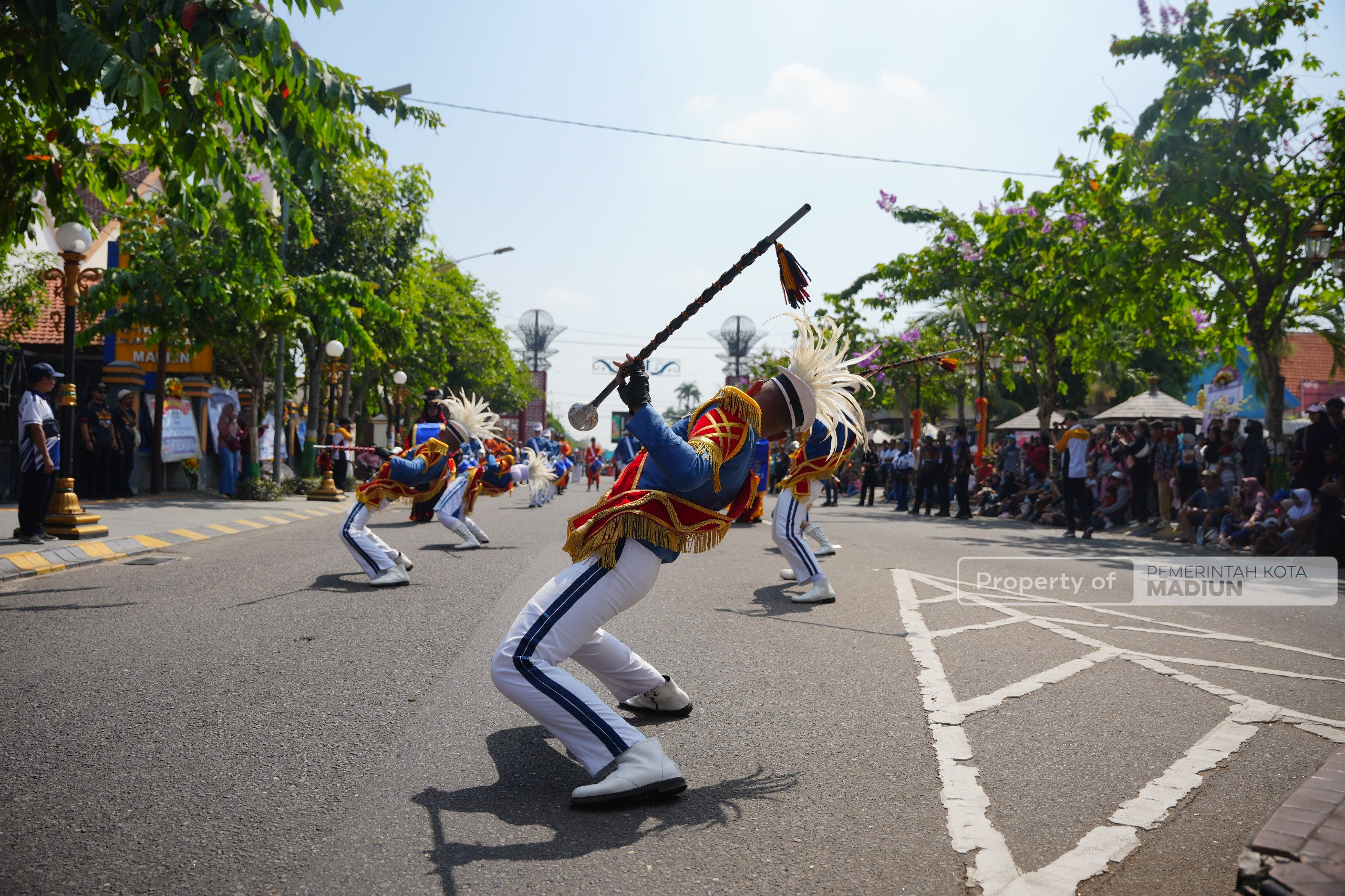 Parade Military Drumband Semarakkan HUT ke-108 Kota Madiun, Plt Wali Kota Harap Ekonomi Lokal Kian Bergeliat