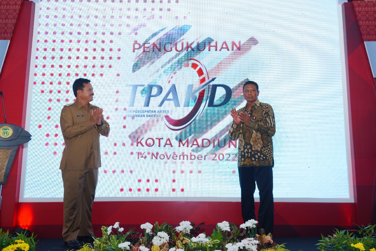 Kukuhkan TPAKD, Wali Kota Ingin Tim Intens Turun Dampingi Masyarakat