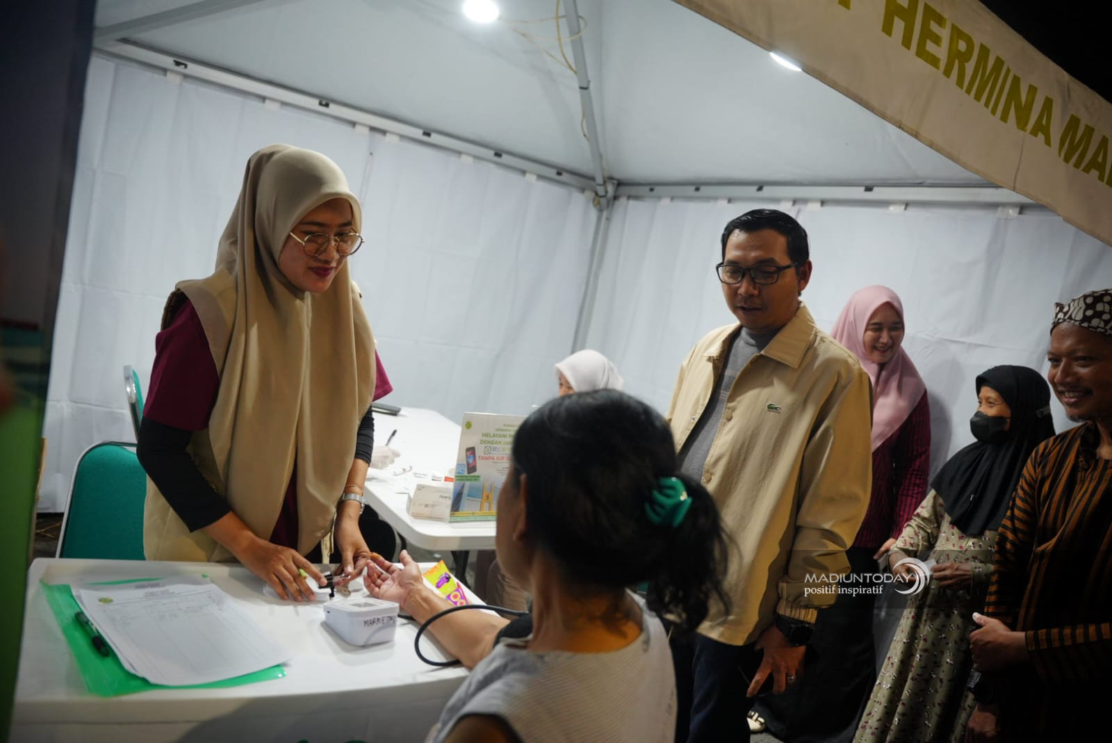 Bersih Desa Sogaten Jadi Panggung Budaya, Plt Wali Kota Dorong Pelestarian Budaya dan Penguatan Ekonomi Kelurahan