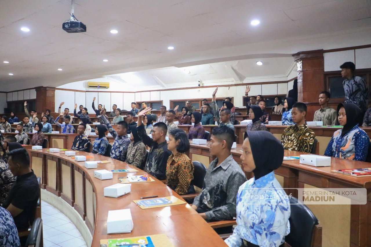 Bekali Materi Calon Paskibraka, Plt Wali Kota Harap Paskibraka Tetap Berkontribusi Usai Tugas Upacara