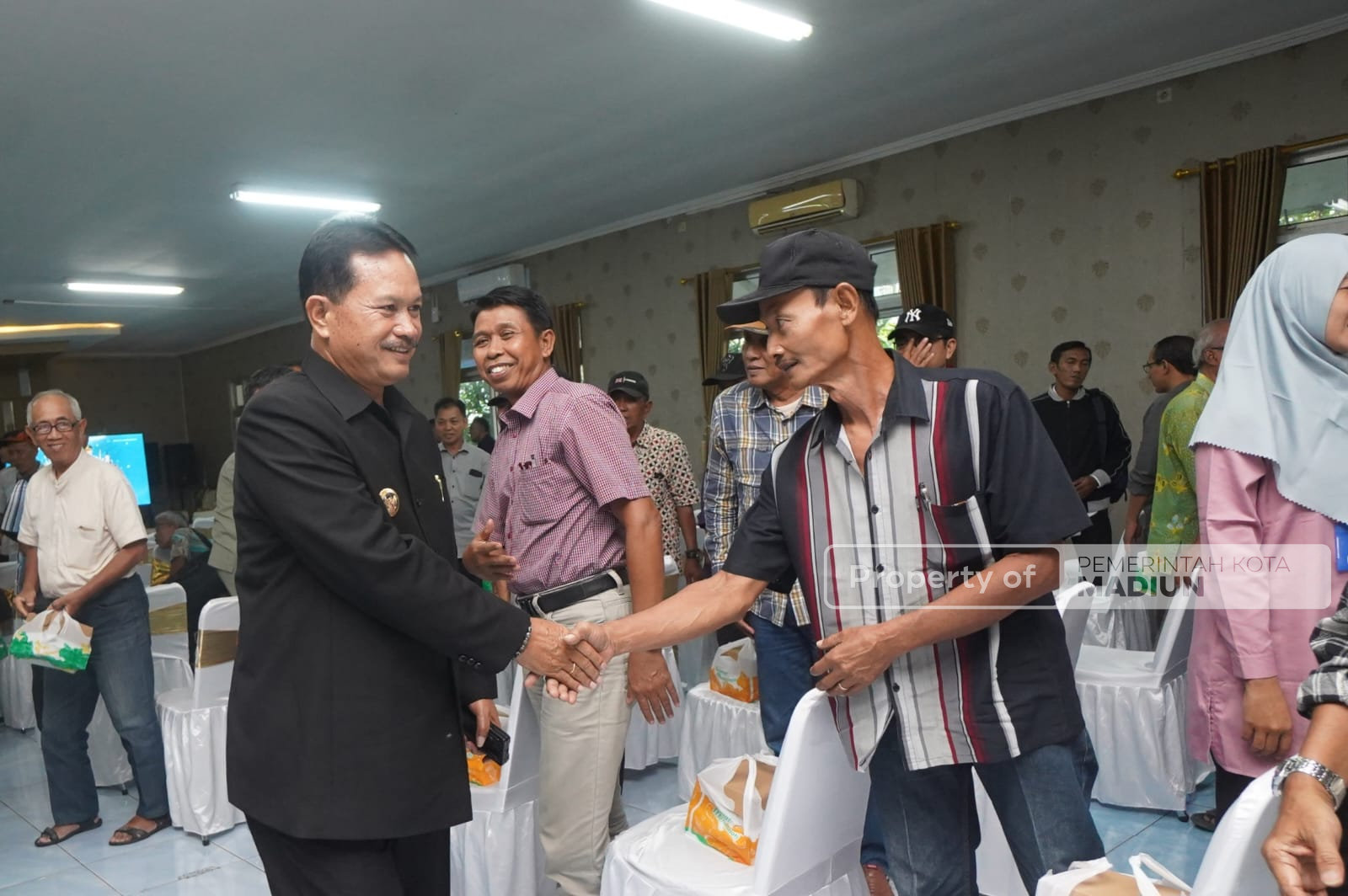 Monev Proyek Strategis di Kecamatan Kartoharjo, Wali Kota Madiun Tekankan Kesesuaian Pekerjaan