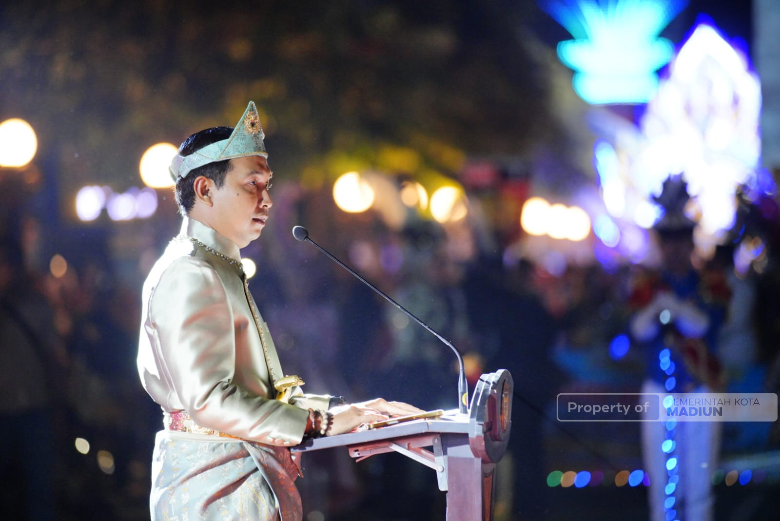 Ribuan Masyarakat Tumplek Blek, Madiun Spektra Carnival Gemerlapkan Malam Kota Pendekar, Wali Kota Sampaikan Apresiasi dan Terima Kasih