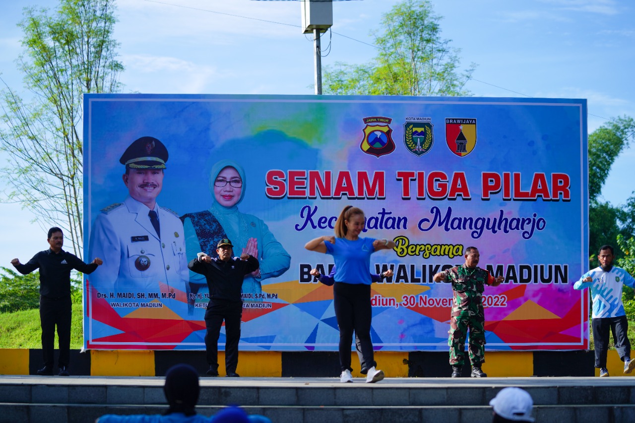 Senam Tiga Pilar Kecamatan Manguharjo, Wali Kota Harap Pola Hidup Sehat Jadi Gaya Hidup