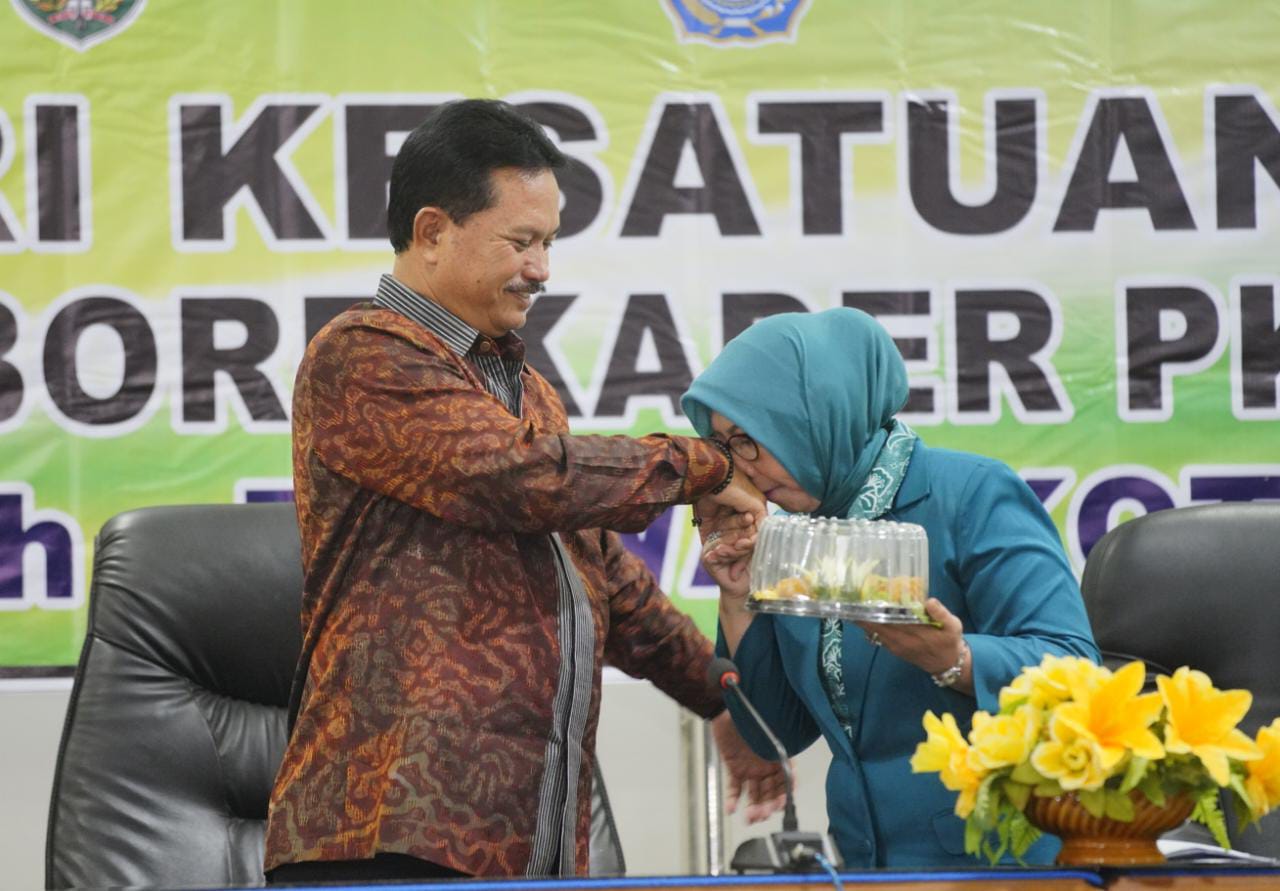 Peringatan HKG ke-51, PKK Kota Madiun Raih Penghargaan Penyusunan Program Terbaik Tingkat Jawa Timur