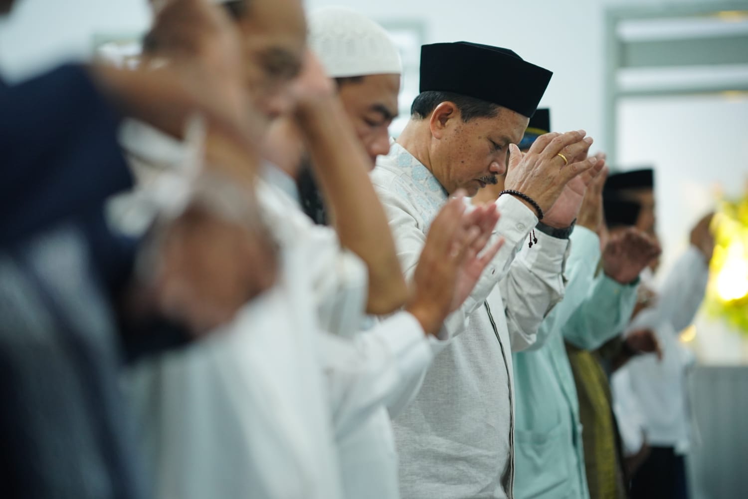Salat Isya di Masjid Miftahul Huda, Wali Kota Ajak Jamaah Bangun Nuansa Religi Jelang Puasa