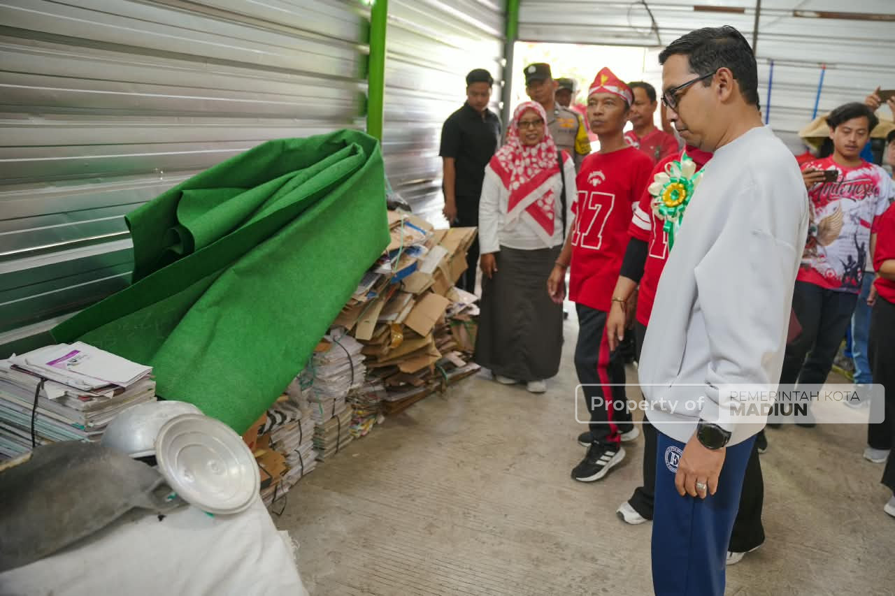 Wujudkan Zero Waste 2027, Plt Wali Kota Resmikan Bank Sampah GEMES 17