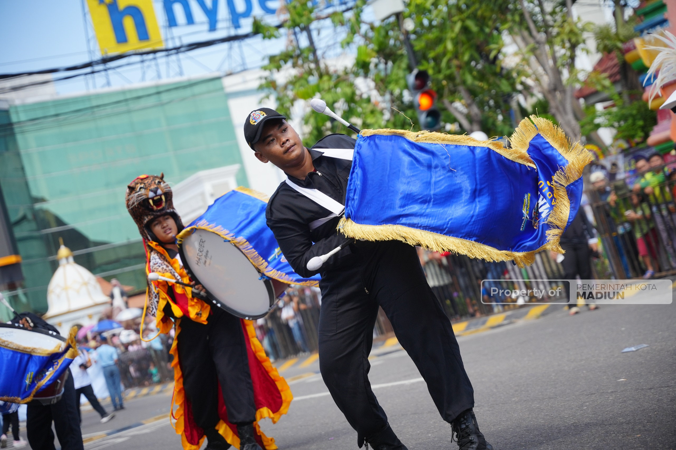 Parade Military Drumband Semarakkan HUT ke-108 Kota Madiun, Plt Wali Kota Harap Ekonomi Lokal Kian Bergeliat