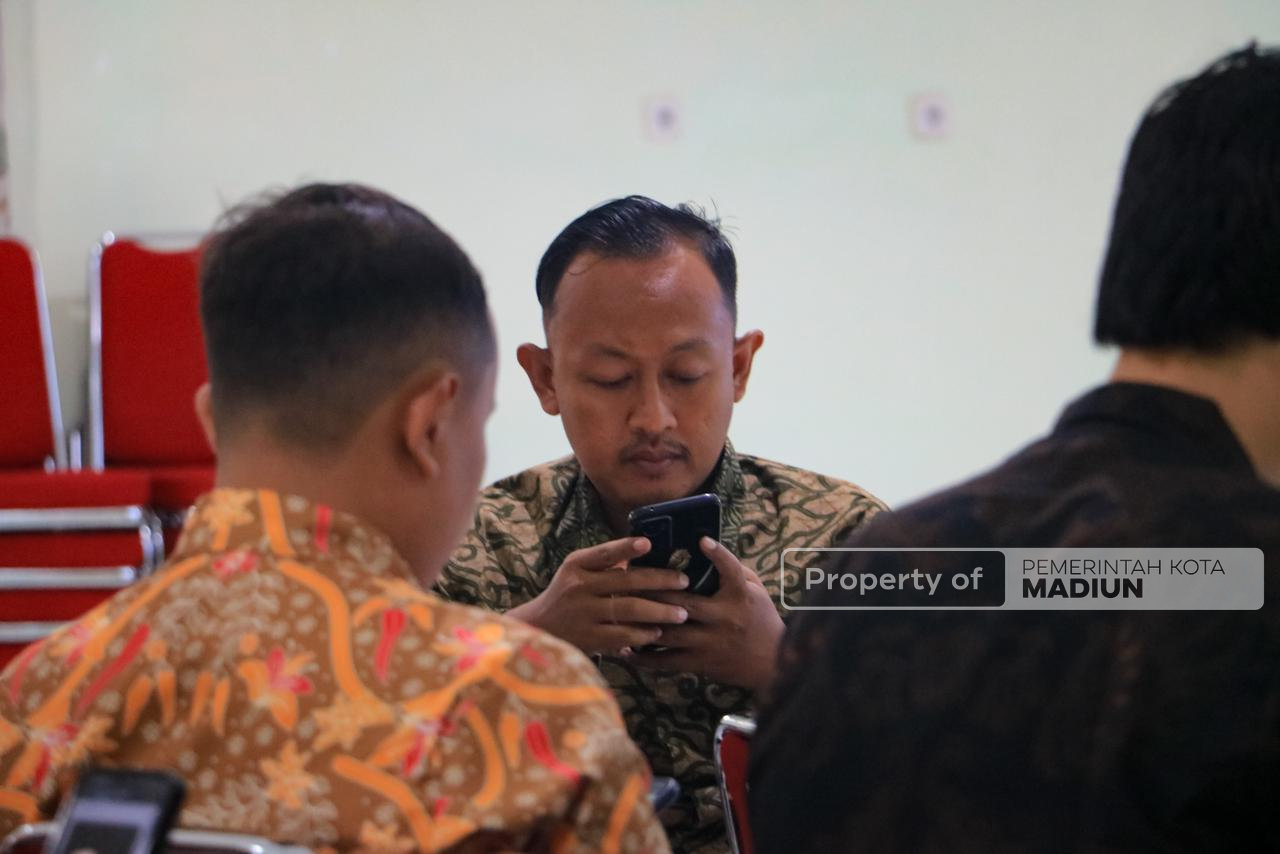 Dukung Digitalisasi Administrasi Pemerintahan, Dinas Kominfo Kota Madiun Jemput Bola Pembuatan Akun TTE di RSUD