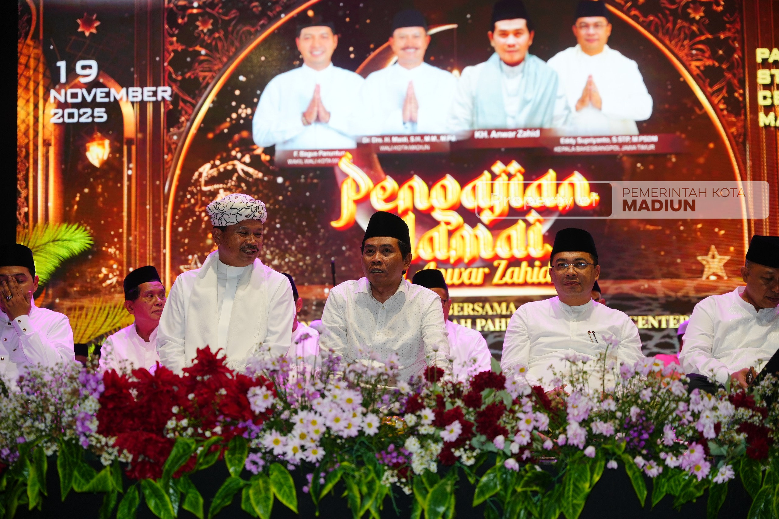 Hadiri Pengajian Damai Bersama KH. Anwar Zahid, Wali Kota Madiun: Keberhasilan Kota Madiun Berkat Doa dan Dukungan Masyarakat