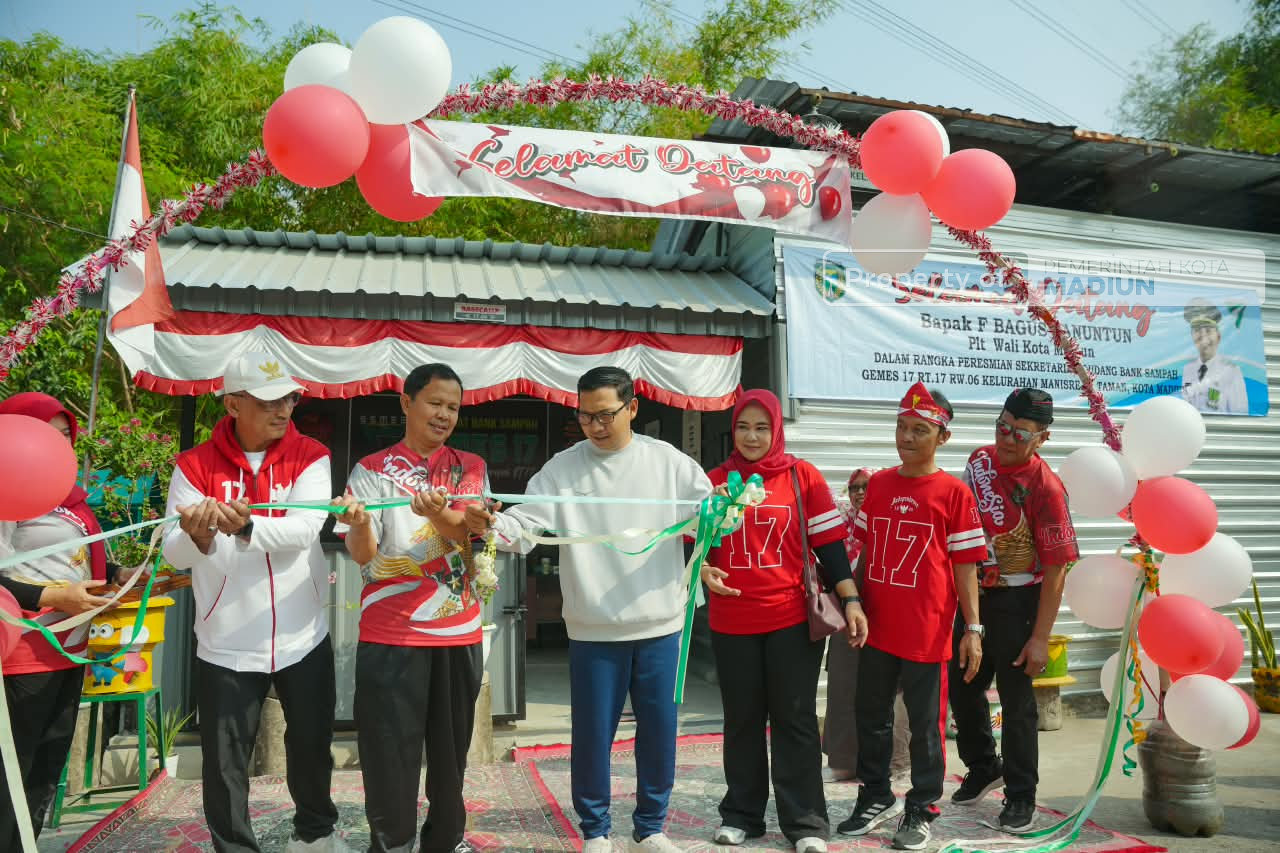Wujudkan Zero Waste 2027, Plt Wali Kota Resmikan Bank Sampah GEMES 17