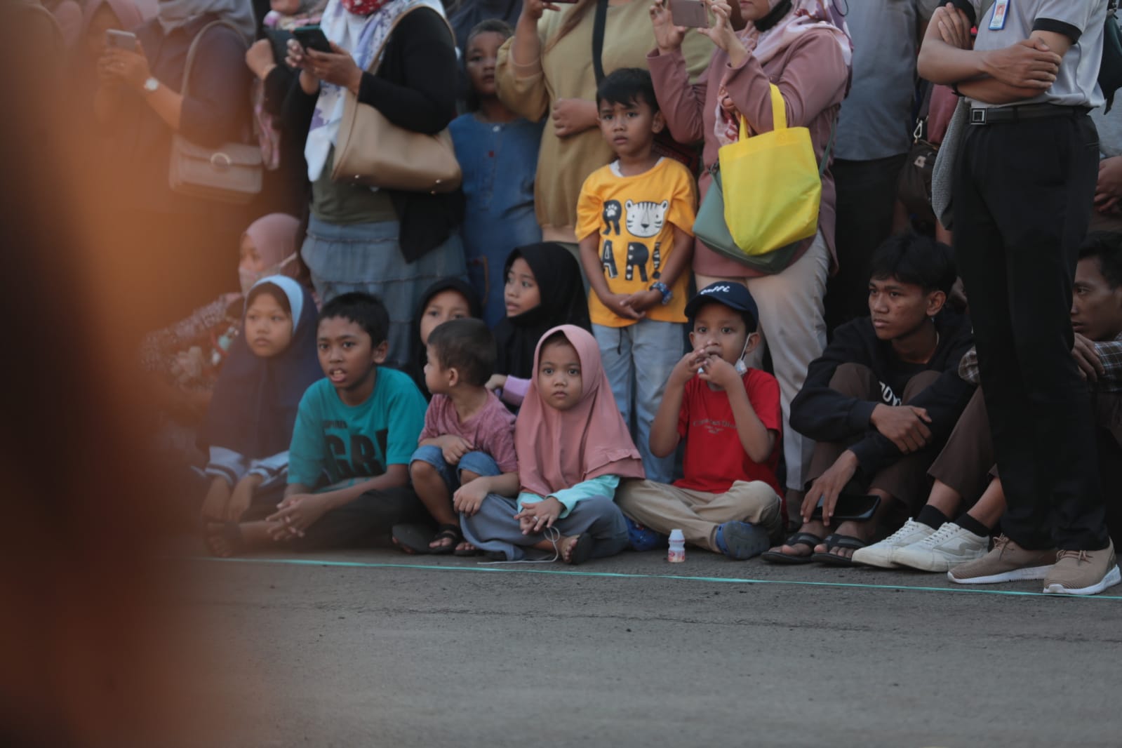 Tampilkan PBB Kreasi dan Drumband yang Menarik, Parade Senja Sukses Jadi Daya Tarik Wisatawan