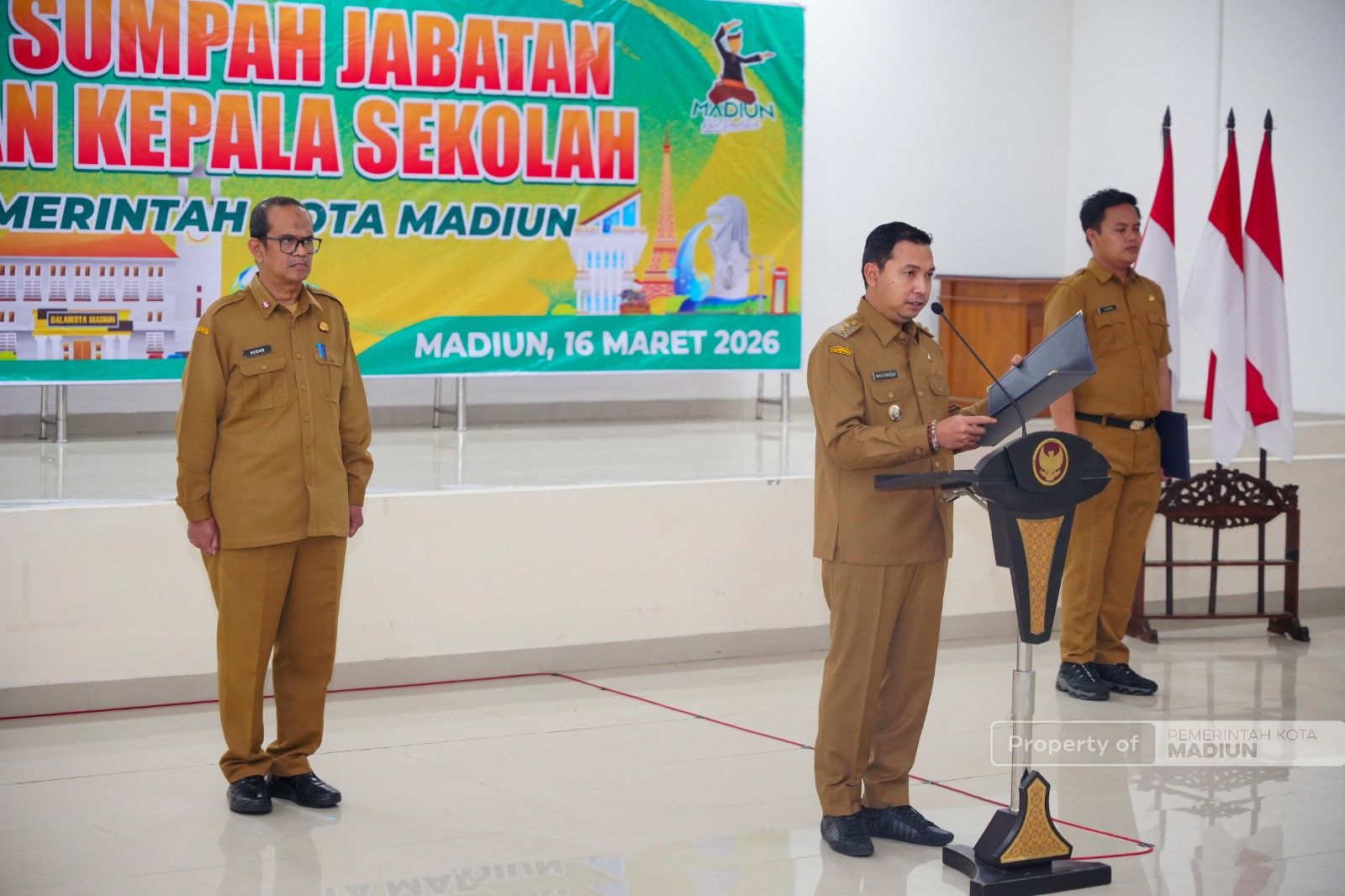 Resmi Lantik Kepala Sekolah, Plt Wali Kota Madiun Tekankan Integritas dan Penguatan Mutu Pendidikan