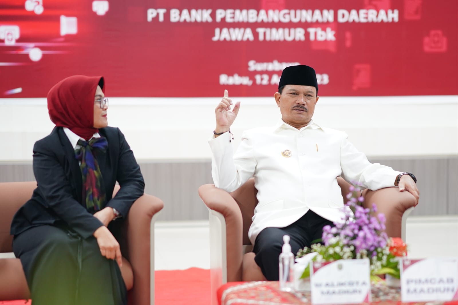 Hadiri RUPS Bank Jatim, Wali Kota Dukung Arahan Gubernur Khofifah Untuk Dorong Peningkatan Performa Lewat Transformasi Lima Pilar