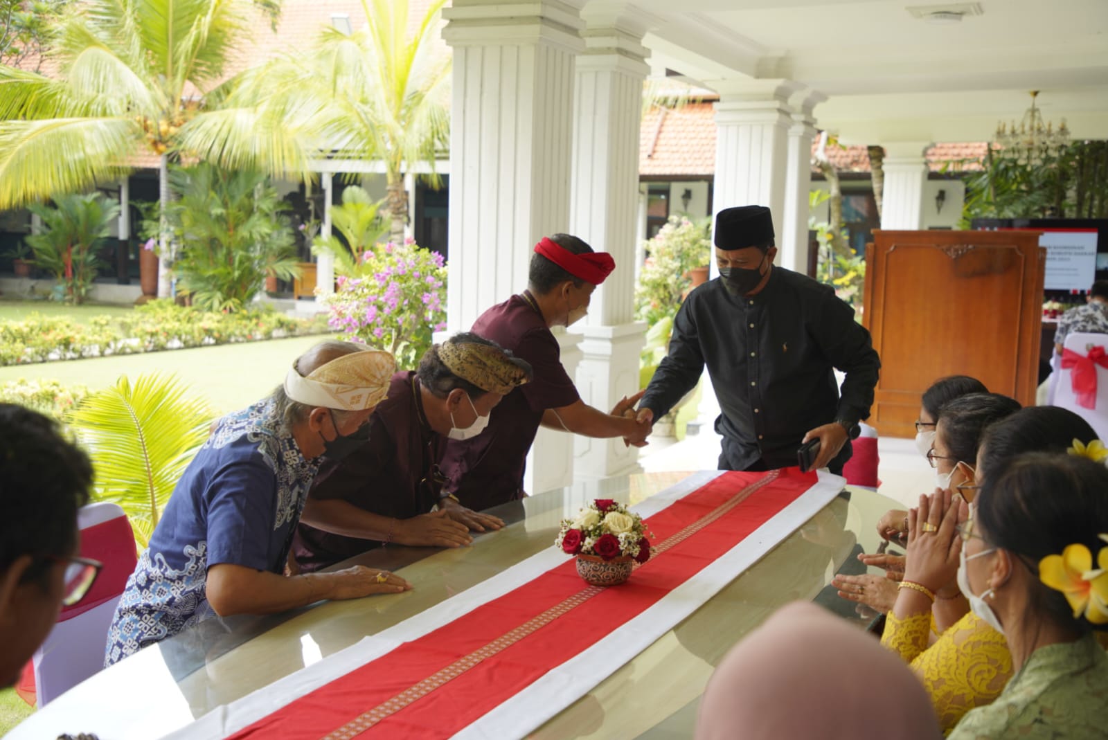 Audiensi dengan PHDI Soal Pembangunan Pura, Wali Kota: Pemerintah Siap Bantu Asal Syarat Lengkap Semua