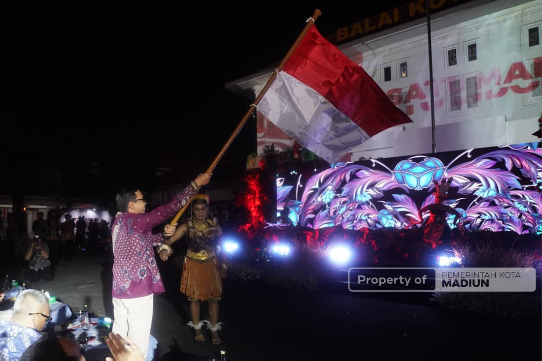 Malam Kenegaraan di Kota Madiun, Plt Wali Kota Ajak Perkuat Gotong Royong dan Peduli Sesama