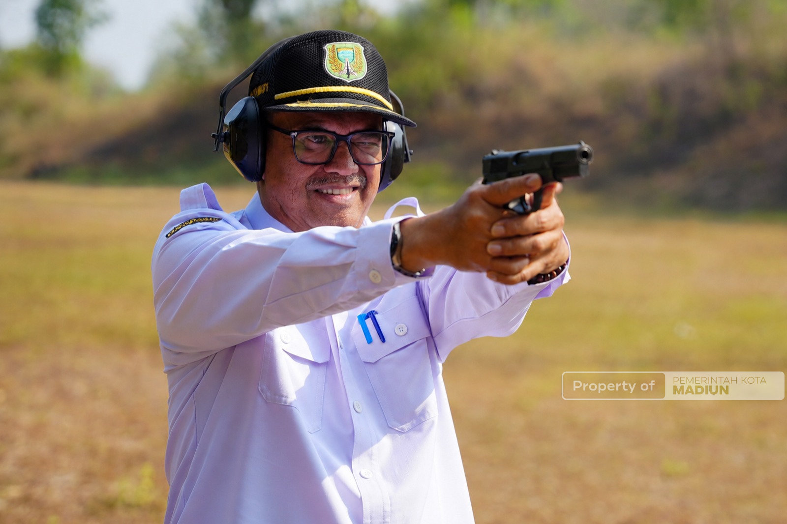 Perkuat Sinergi, Plt Wali Kota Madiun Asah Fokus dalam Latihan Menembak