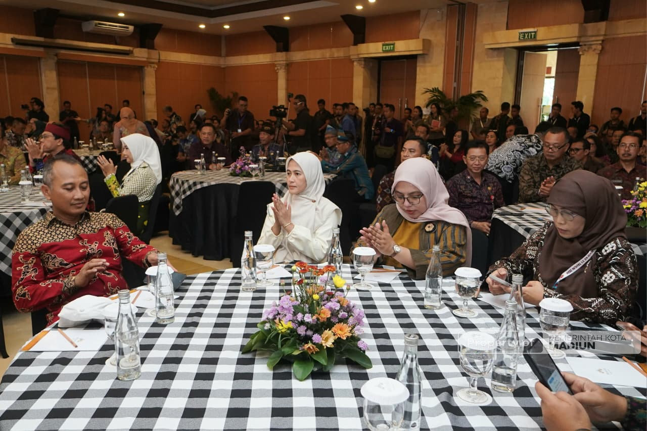 Bahas Isu Strategis Daerah di Raker Komwil IV APEKSI Ke-21, Plt Wali Kota Madiun Dorong Penguatan Sinergi Pusat dan Daerah