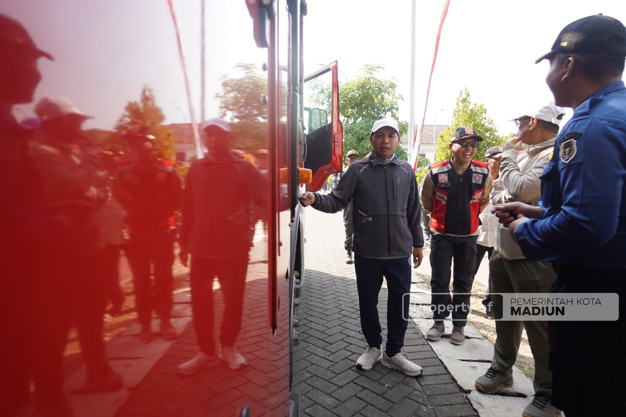 Perkuat Perlindungan Masyarakat, Plt Wali Kota Madiun Dorong Satlinmas Sigap Hadapi Kondisi Darurat