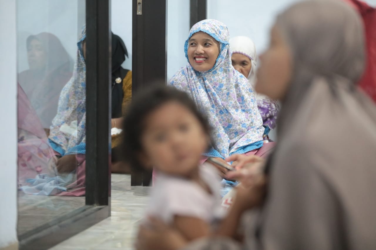 Shalat Isya Berjamaah Di Darul Muttaqien, Wali Kota Sampaikan Oleh-oleh Dari Negeri Kincir Angin