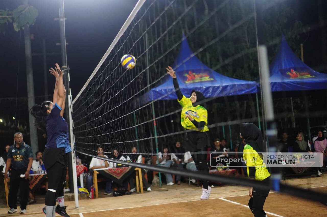 Buka Turnamen Bola Voli Putri Gajah Cup 2026, Plt Wali Kota Bakal Lengkapi Fasilitas Lapangan