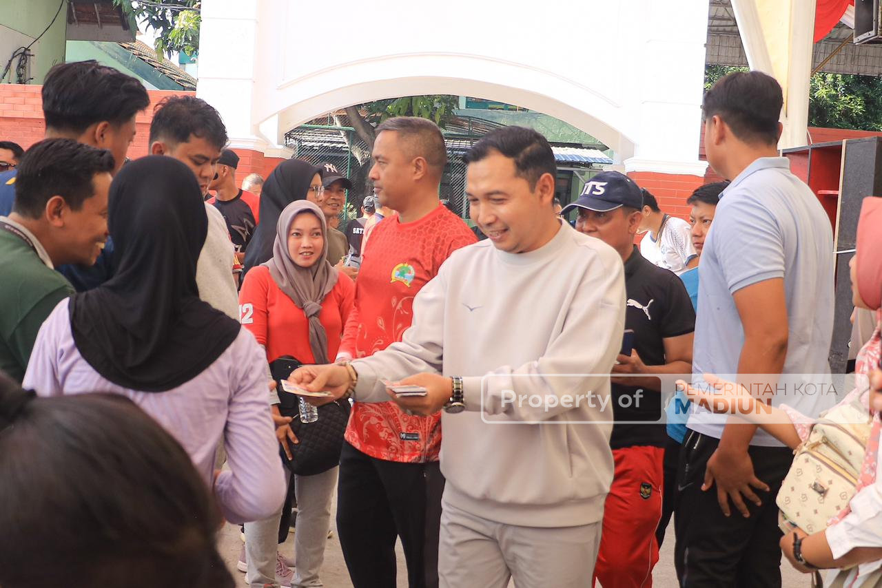 Tutup Rangkaian Perayaan HUT ke-80 TNI, Korem 081/Dhirotsaha Jaya Gelar Fun Bike dan Senam Bersama