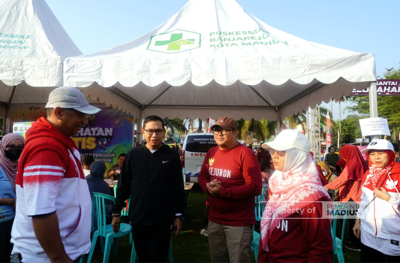 Plt Wali Kota Madiun Hadiri Blusukan Kampung Bangkit, Warga Gulun Antusias Ikuti Jalan Santai