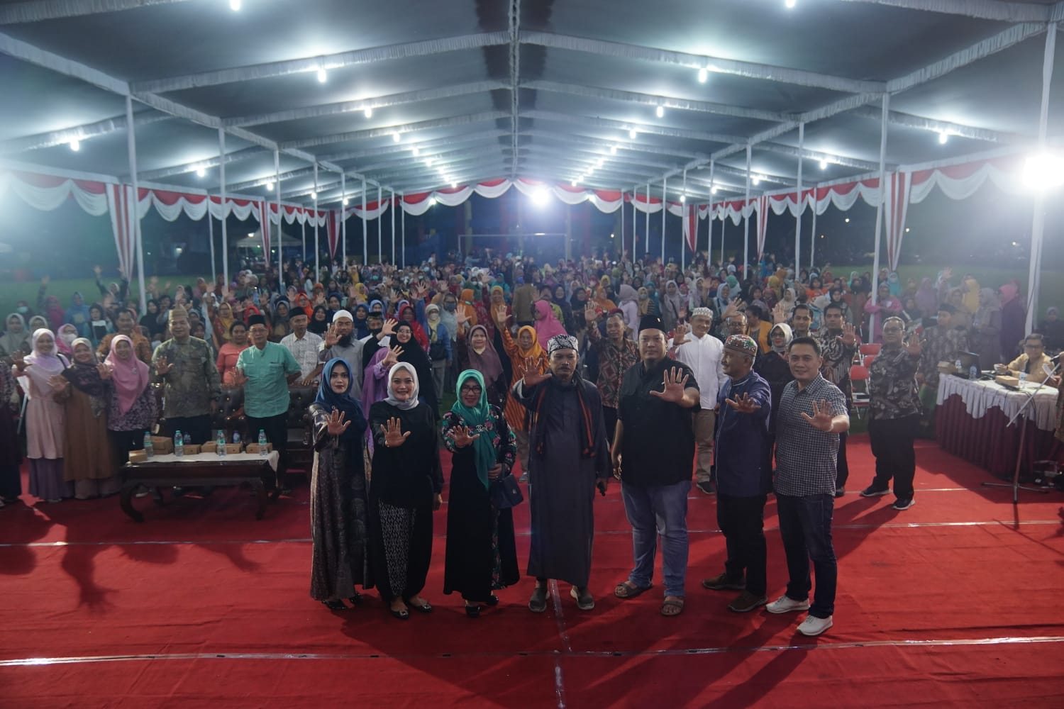 WBR di Kecamatan Manguharjo, Wali Kota Sampaikan Informasi Hingga Serahkan Hadiah Lomba Kebersihan Makam
