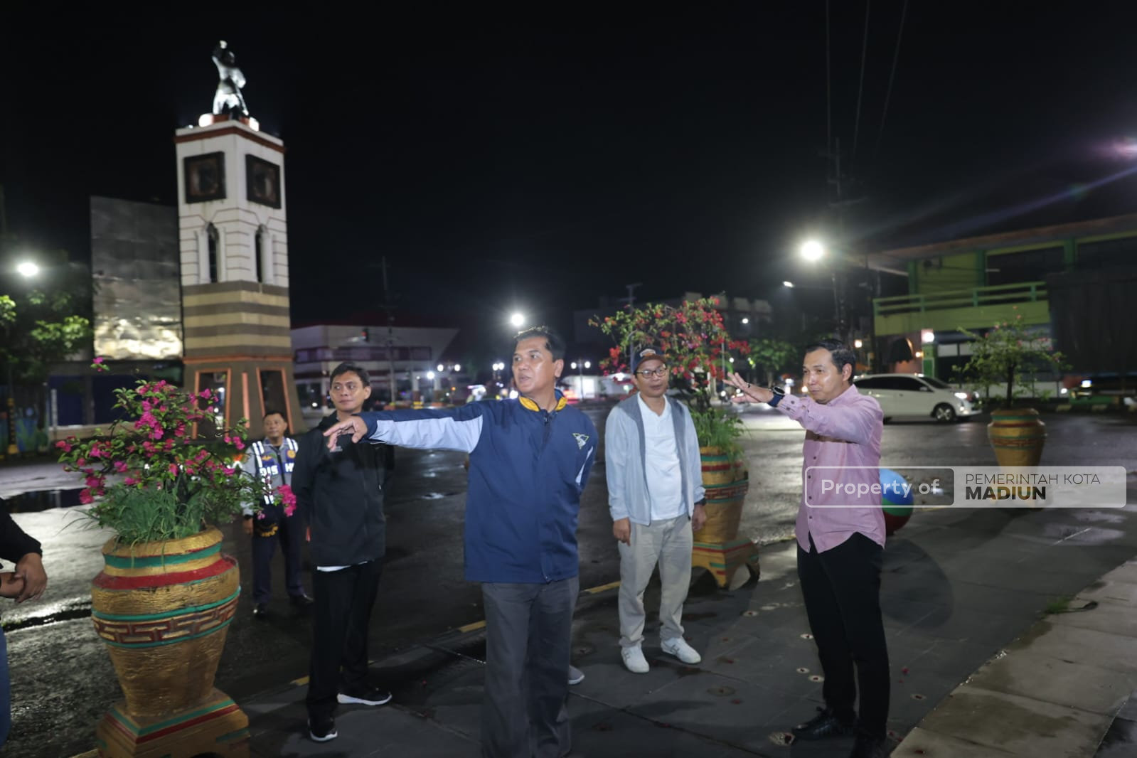 Pastikan Fasum Terawat, Plt Wali Kota     Madiun Bersama OPD Lakukan Pemantauan