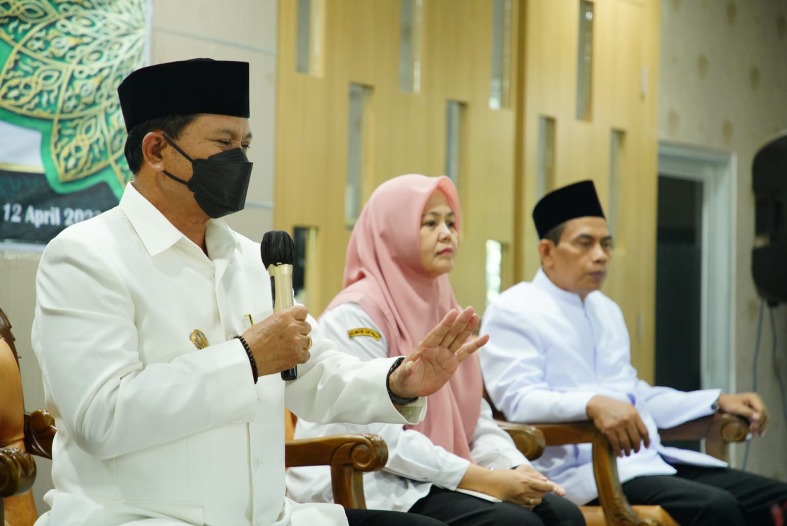 Gelar Pembinaan Bagi Perangkat Kelurahan dan Kecamatan Kartoharjo, Wali Kota Harap Perkuat Sinergi