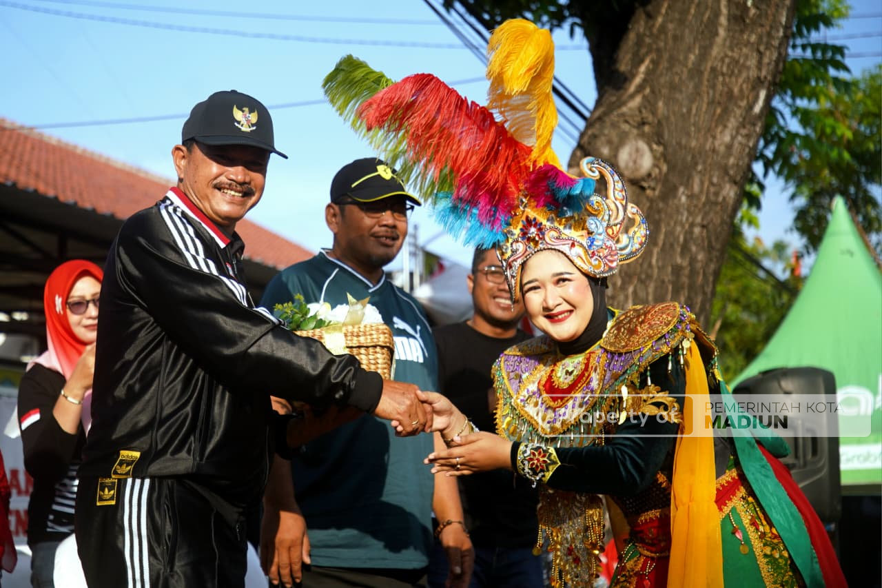 Pawai Budaya Kelurahan Kejuron Semarak, Wali Kota Maidi Tekankan Kekompakan sebagai Kekuatan Kota Pendekar