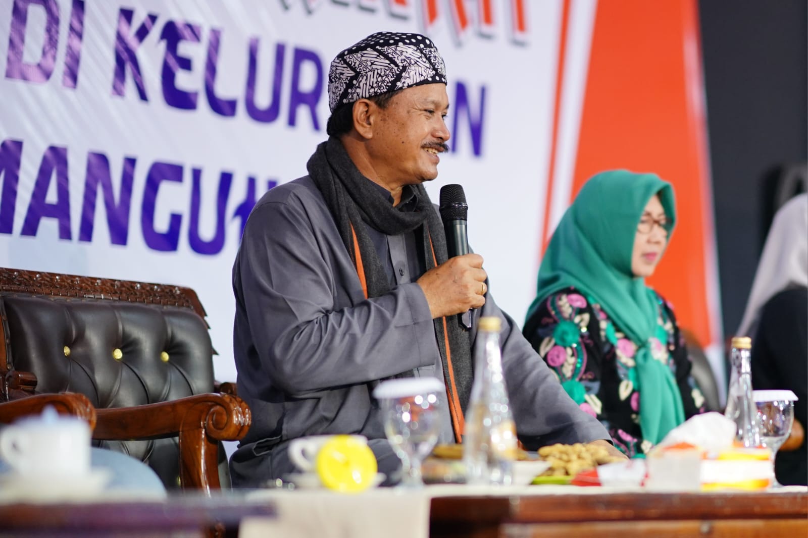 WBR di Kecamatan Manguharjo, Wali Kota Sampaikan Informasi Hingga Serahkan Hadiah Lomba Kebersihan Makam
