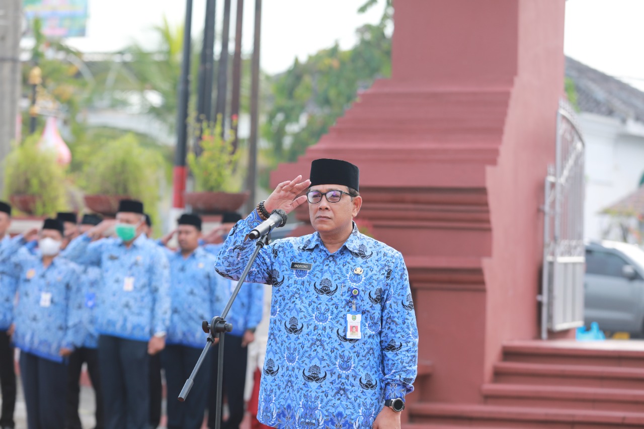 Peringati HUT Guru, PGRI Kota Madiun Ziarah Taman Makam Pahlawan