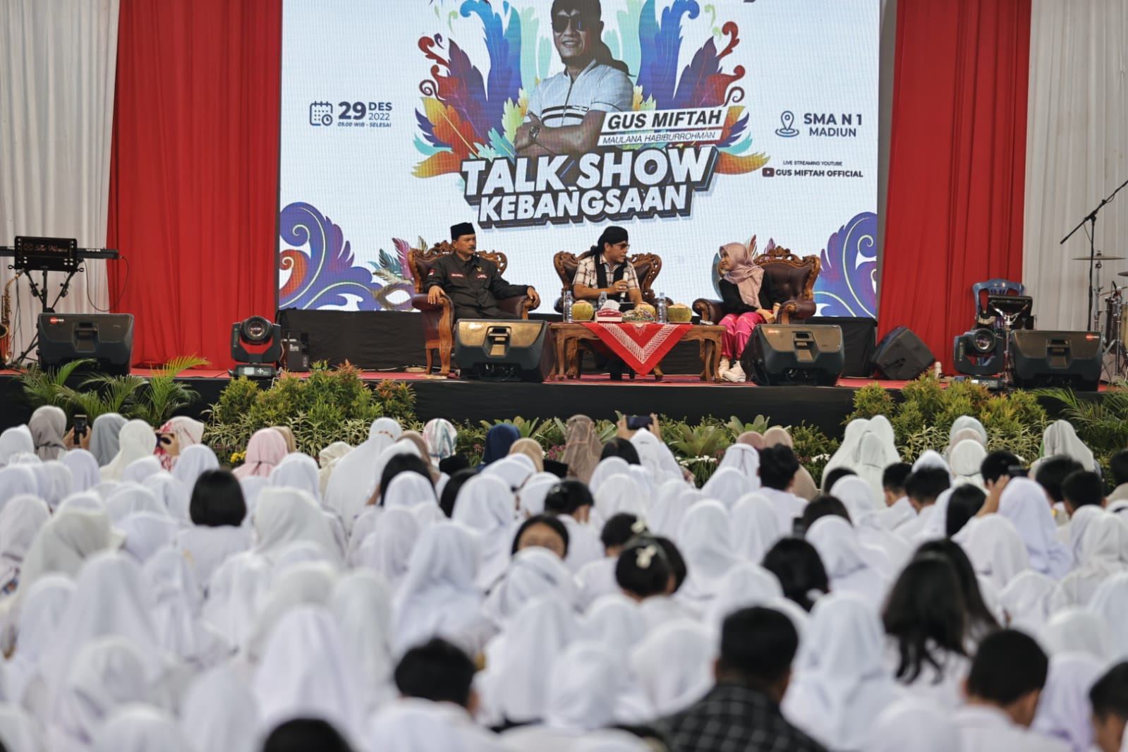 Kembali Sambangi Kota Madiun, Gus Miftah Orasi Kebangsaan Di Hadapan Pelajar SMA