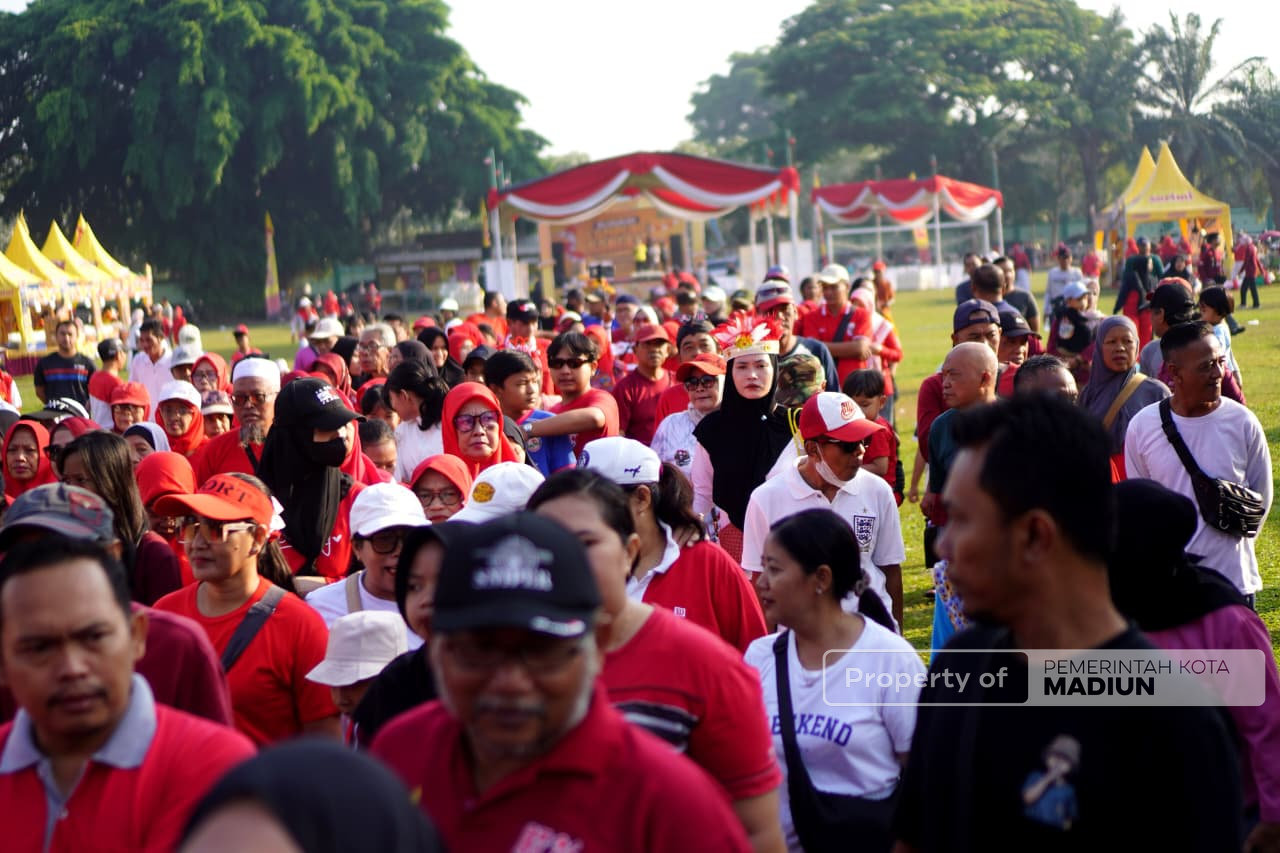 Plt Wali Kota Madiun Hadiri Blusukan Kampung Bangkit, Warga Gulun Antusias Ikuti Jalan Santai