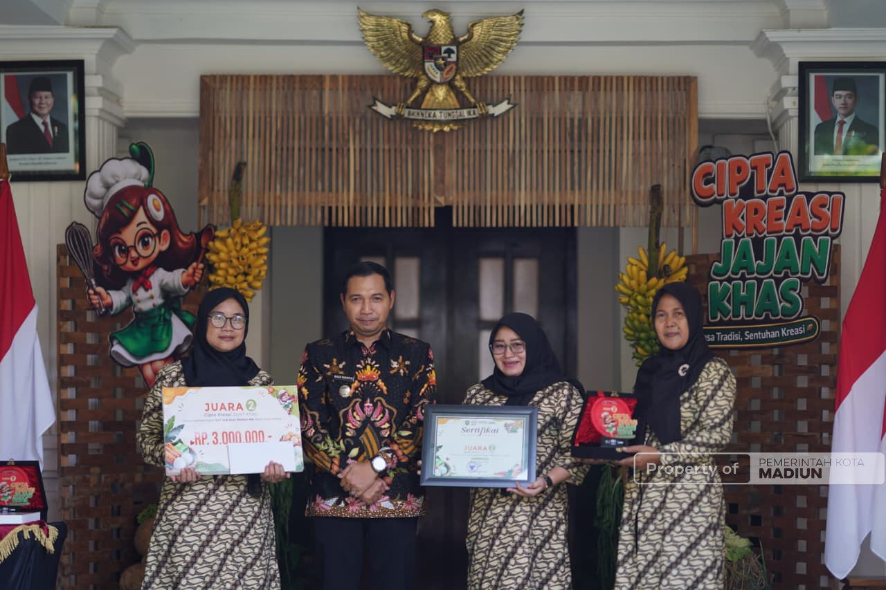 Ketua TP PKK Provinsi Jatim Arumi Terpukau Hasil Cipta Kreasi Jajan Khas Peringatan Hari Jadi, Plt Wali Kota Bakal Patenkan Produk Pemenang dan Beri Pelatihan Khusus