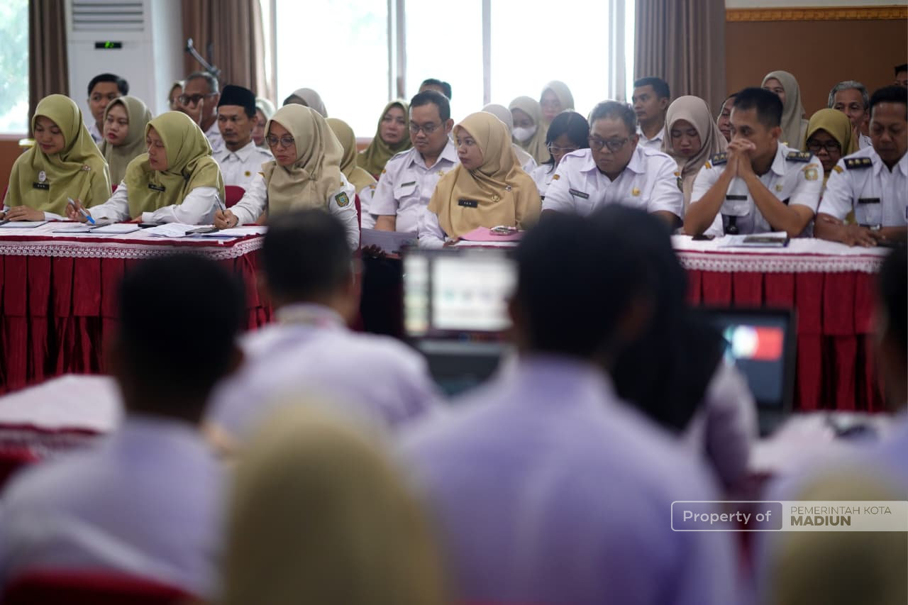 Perkuat Kinerja Kelurahan, Plt Wali Kota Madiun Buka Pembinaan Pegawai di Manguharjo