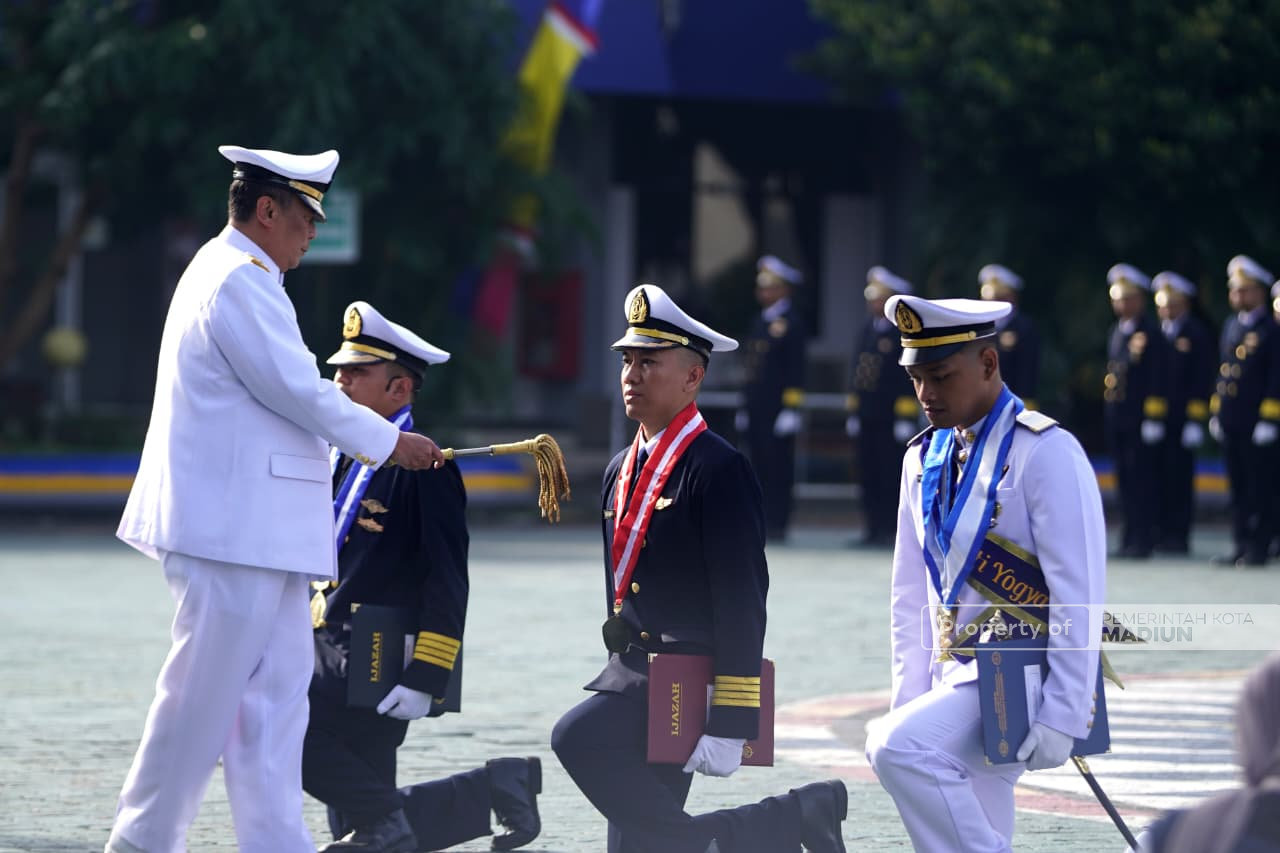 Hadiri Wisuda ke-102 PIP Semarang, Pemkot Madiun Teken MoU Pengembangan SDM Transportasi