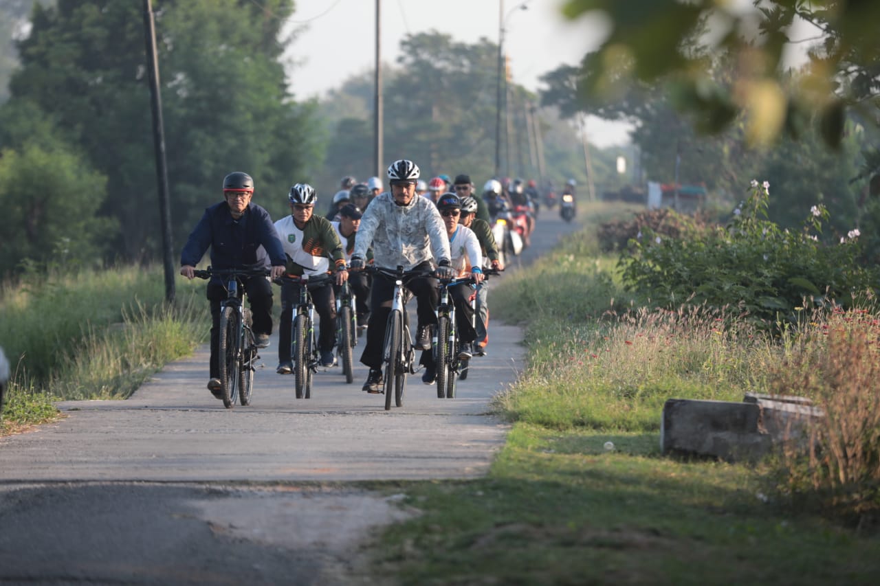 Gowes Keliling Kota, Wali Kota Cek Pembangunan Fasum Dan Sekolah