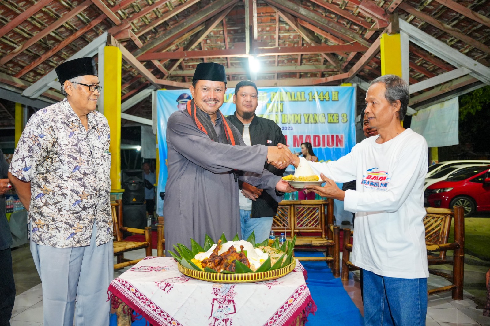 Hadiri Halal Bihalal Bursa Mobil Madiun, Wali Kota Imbau Pedagang Jaga Kerukunan Demi Kemajuan Kota