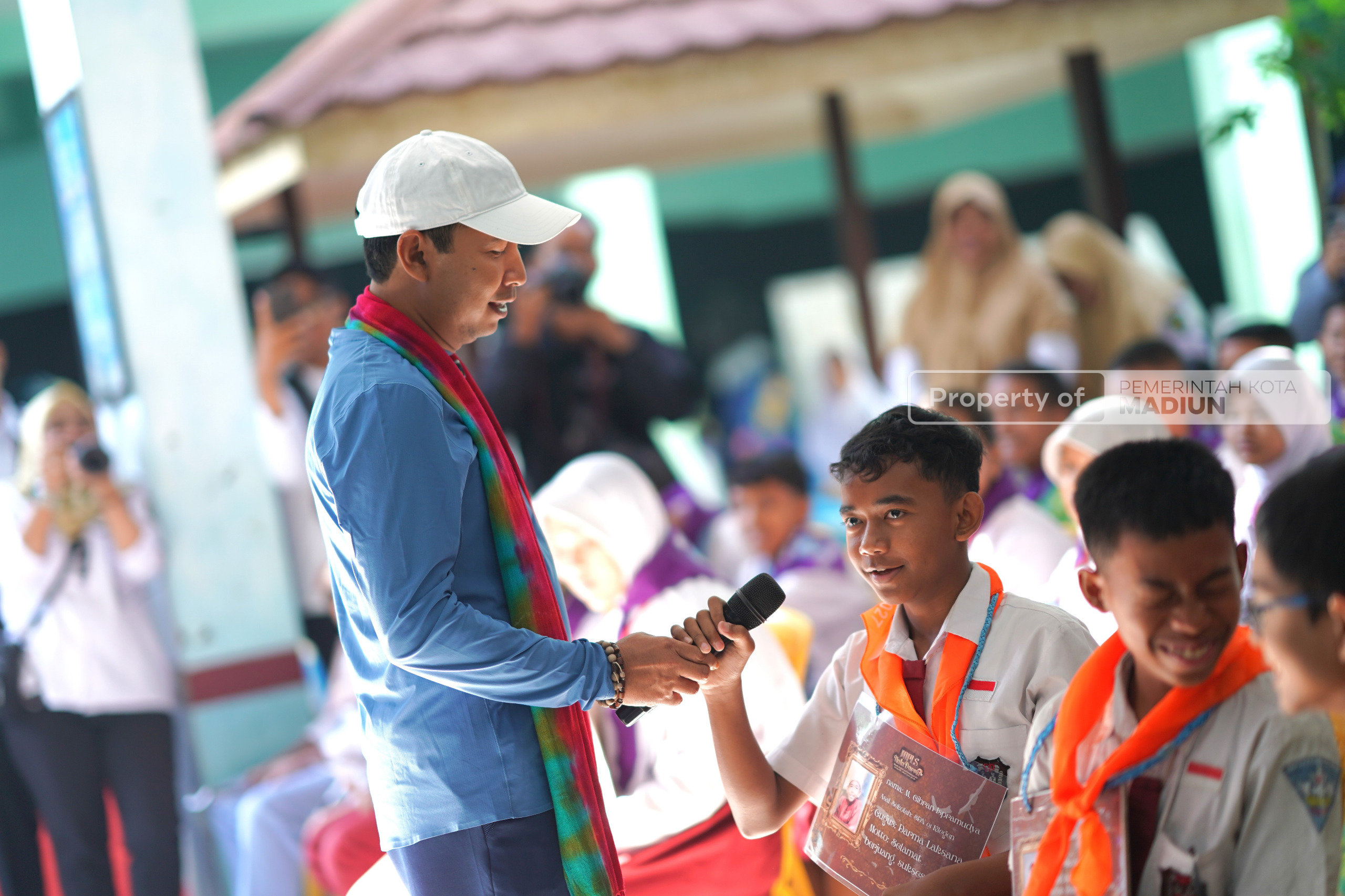 Tanamkan Nilai Antikorupsi dan Bijak Berteknologi, Plt Wali Kota Madiun Beri Motivasi Siswa Baru SMPN 2 Saat MPLS