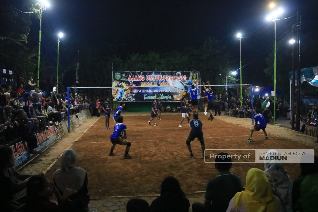 Turut Semarakkan HUT Kemerdekaan, Kecamatan Manguharjo Hadirkan Turnamen Bola Voli Antar Kelurahan