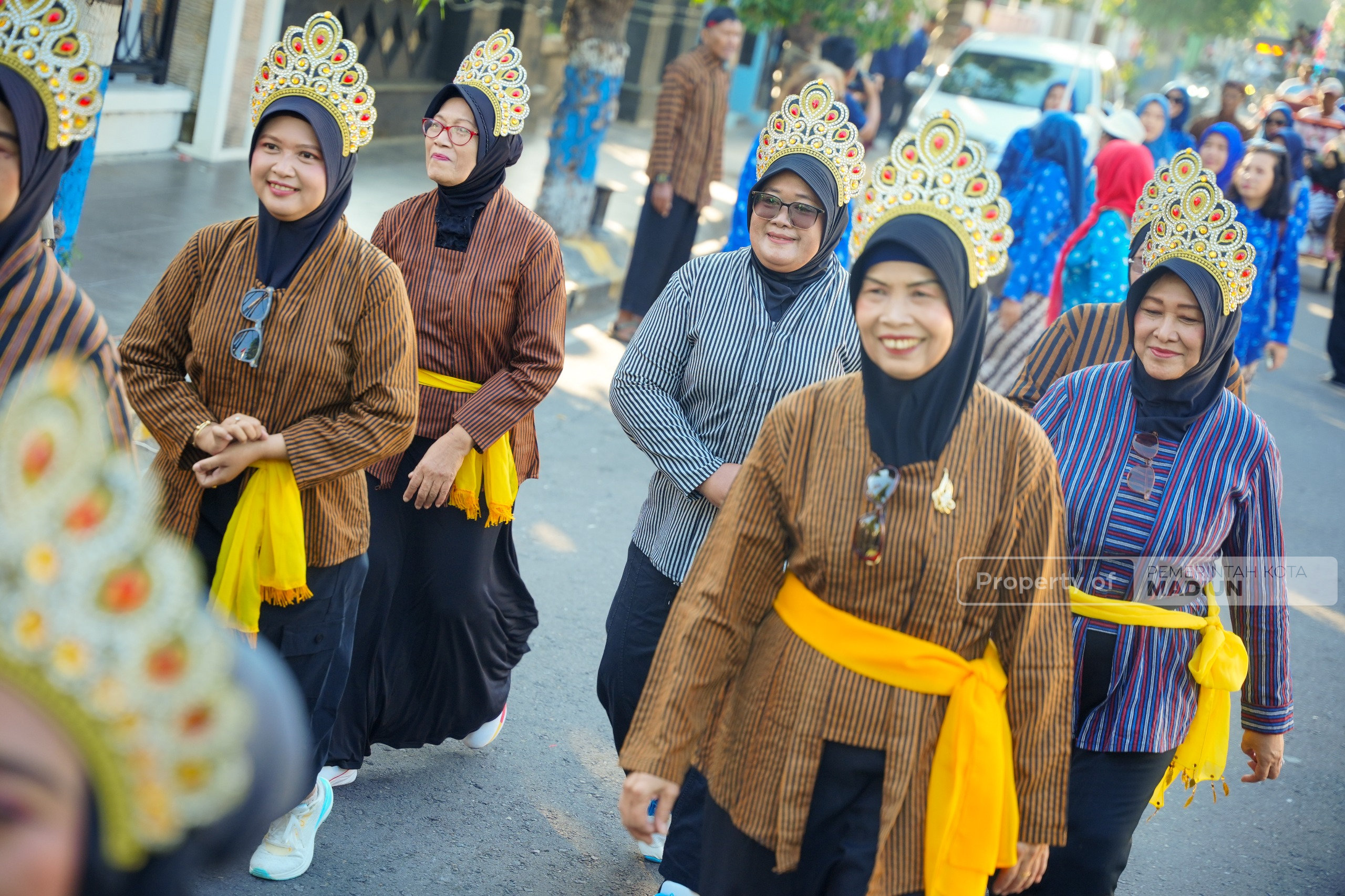 Plt Wali Kota Madiun Tegaskan Komitmen Lestarikan Budaya saat Berangkatkan Kirab Bersih Desa Kartoharjo