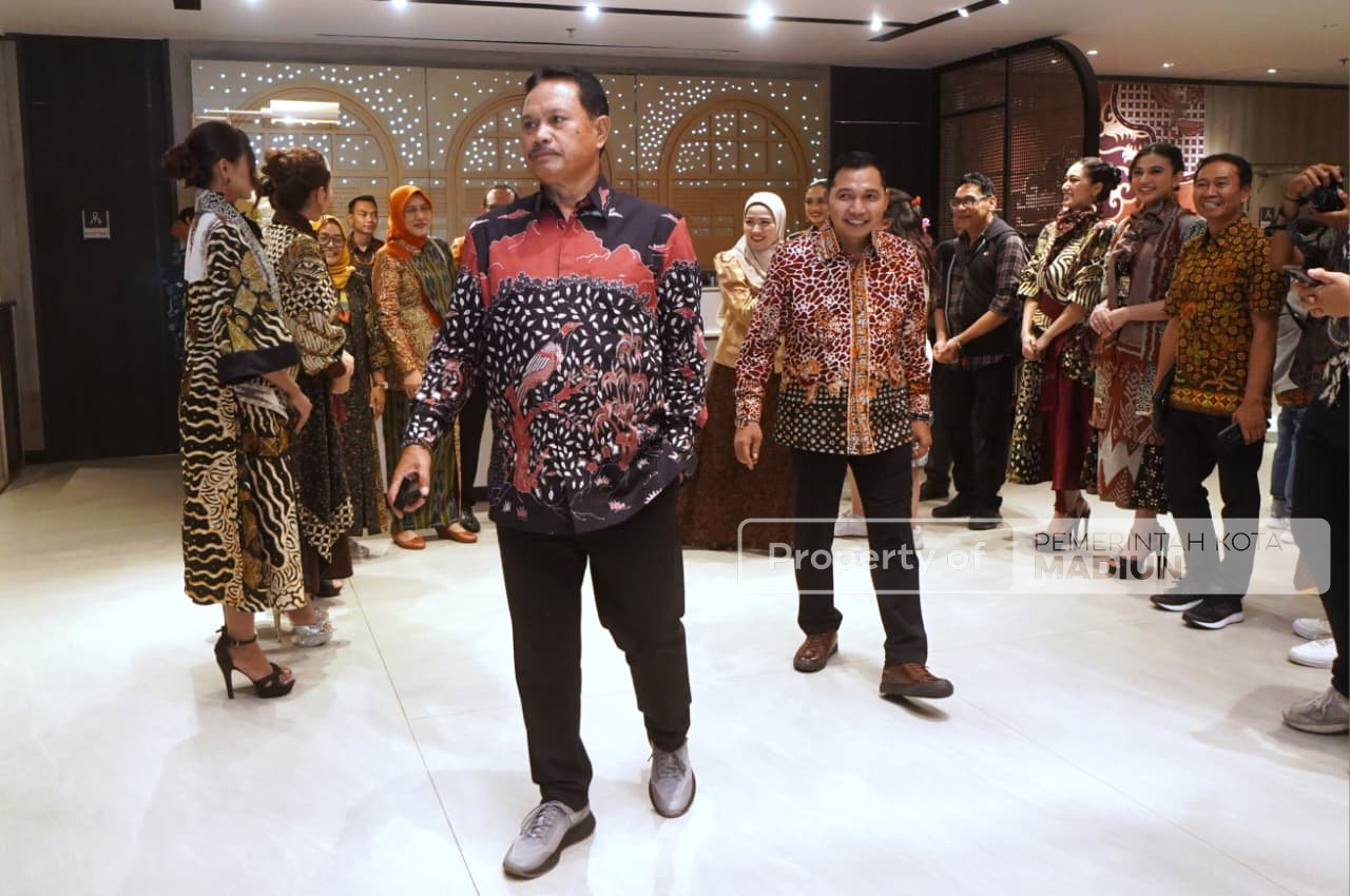 Wali Kota Maidi Hadiri Fashion Show, Apresiasi Desainer dan UMKM Lokal