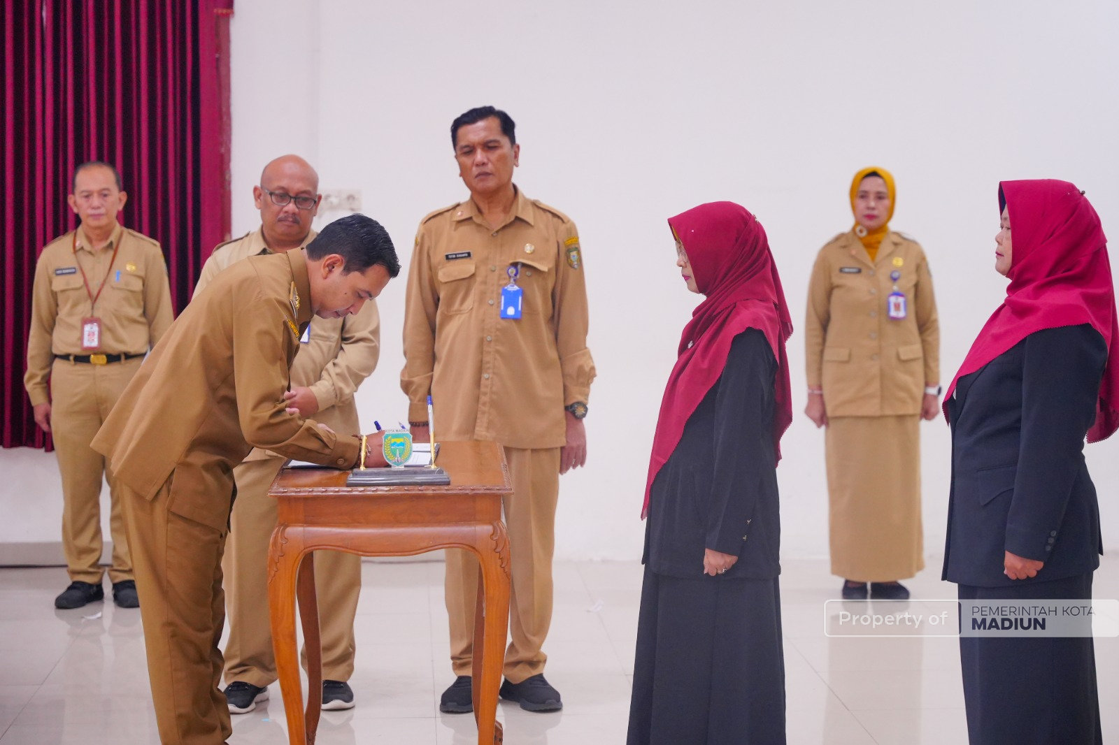 Resmi Lantik Kepala Sekolah, Plt Wali Kota Madiun Tekankan Integritas dan Penguatan Mutu Pendidikan