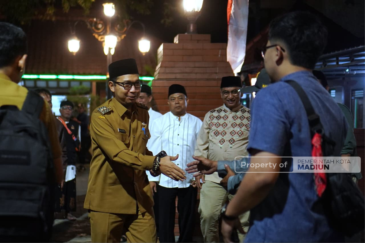 Hadiri Malam Manggulan Grebeg Maulud, Plt Wali Kota: Budaya Kita Harus Terus Dihidupkan