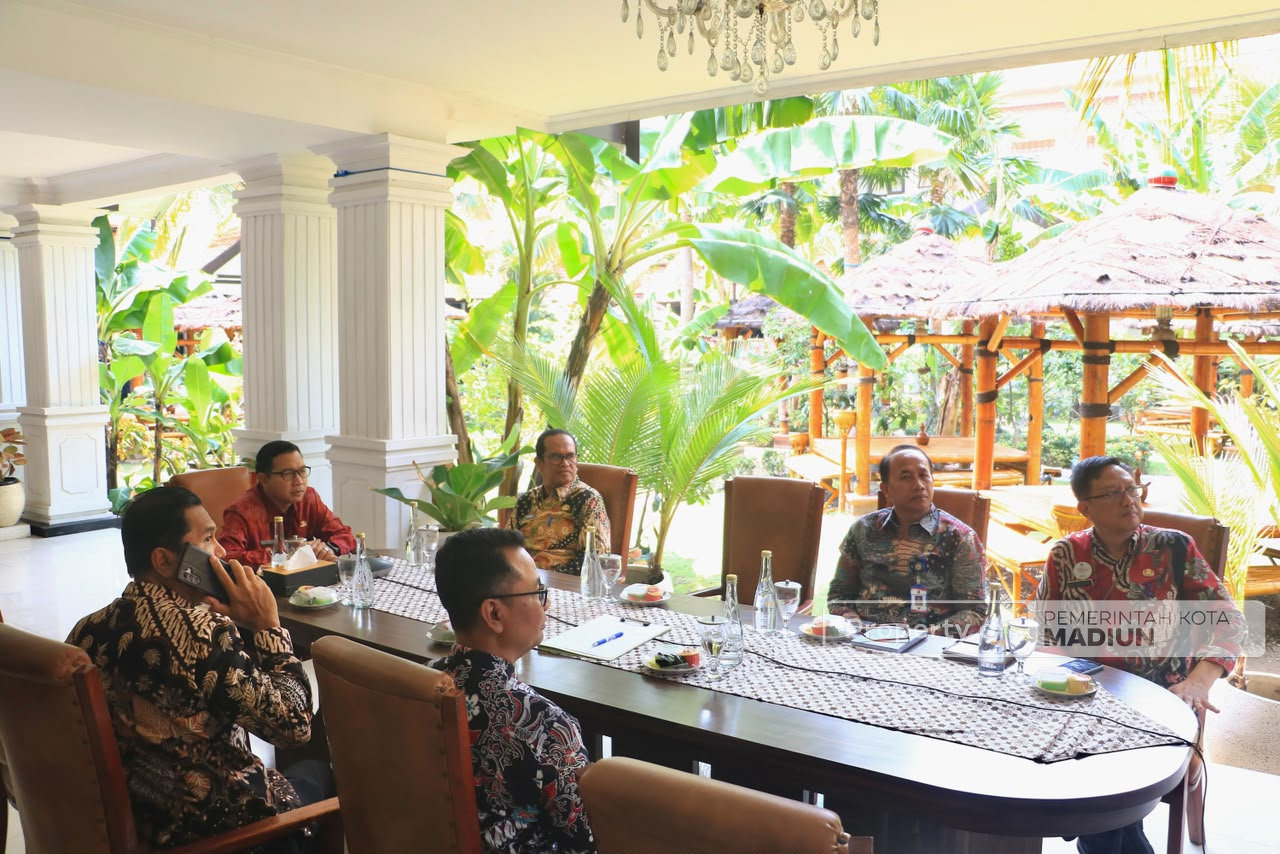 Hadiri Raker dan RDPU Komisi II DPR RI, PIt Wali Kota Pastikan Program Prioritas Tetap Berjalan