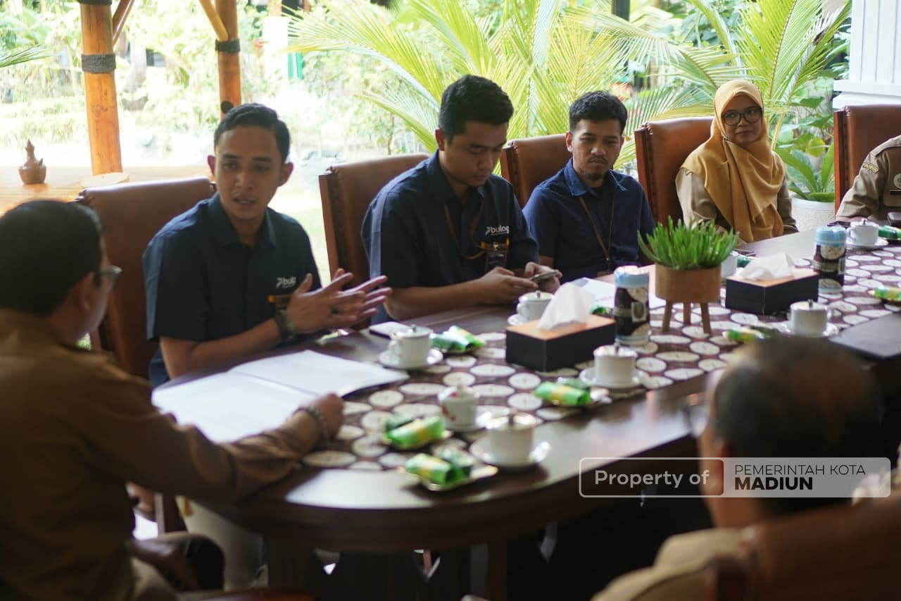 Plt Wali Kota Terima Audiensi Bulog, Bahas Penyaluran Bantuan Pangan