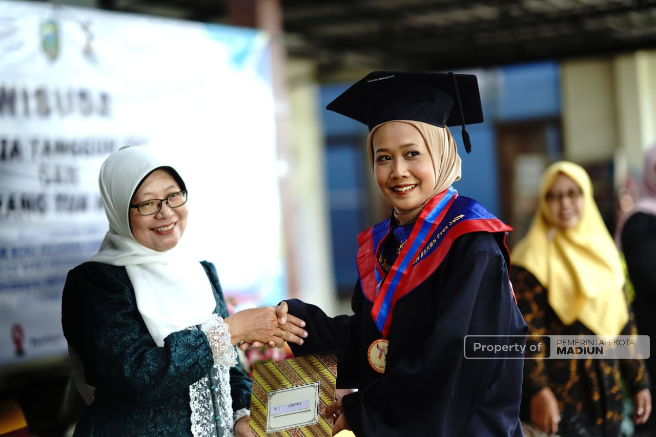 Perkuat Kualitas Keluarga, TP PKK Kecamatan Taman Wisuda SOTH dan Selantang